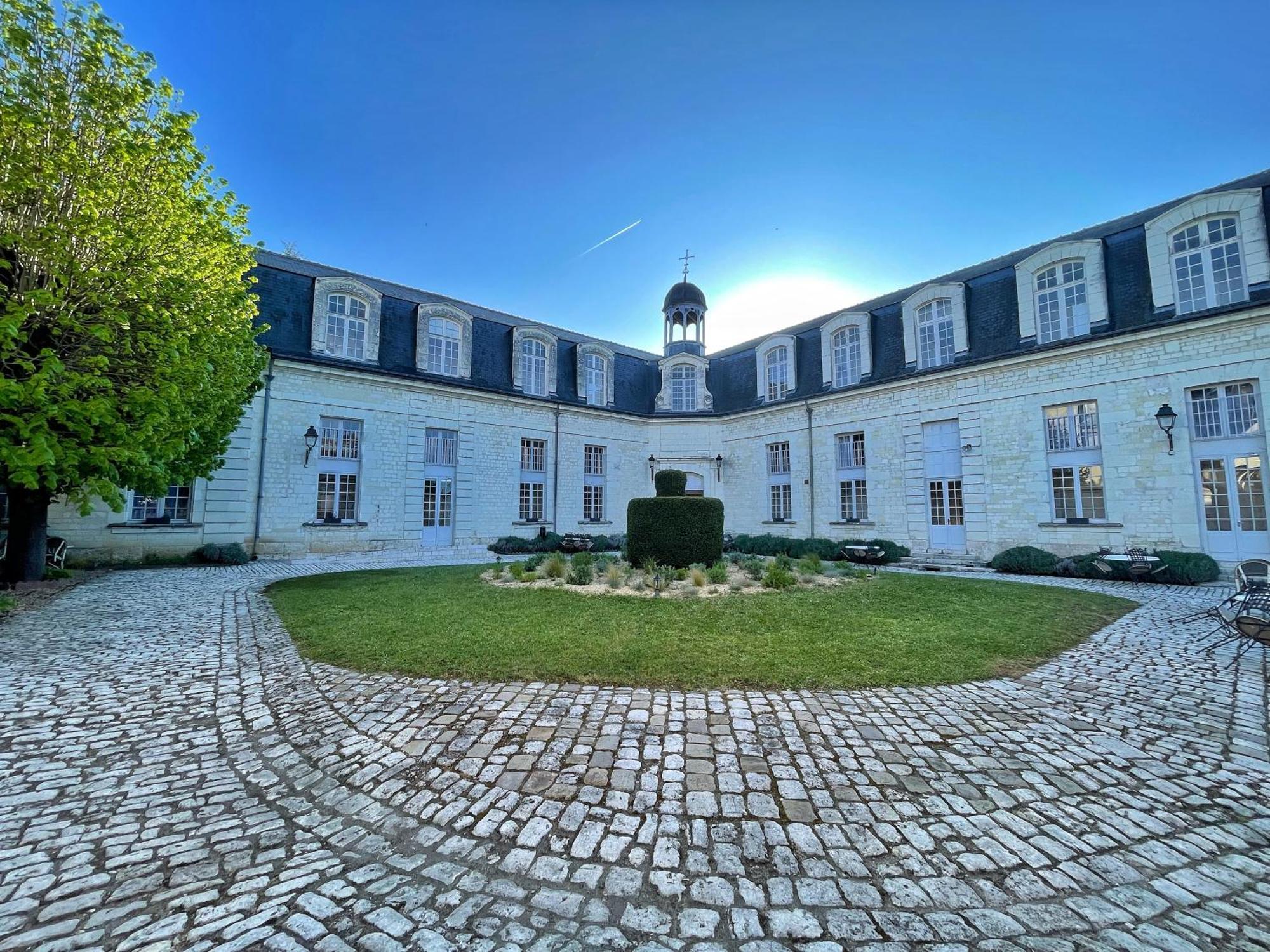 Hotel Beauvilliers Saint-Aignan  Exterior photo